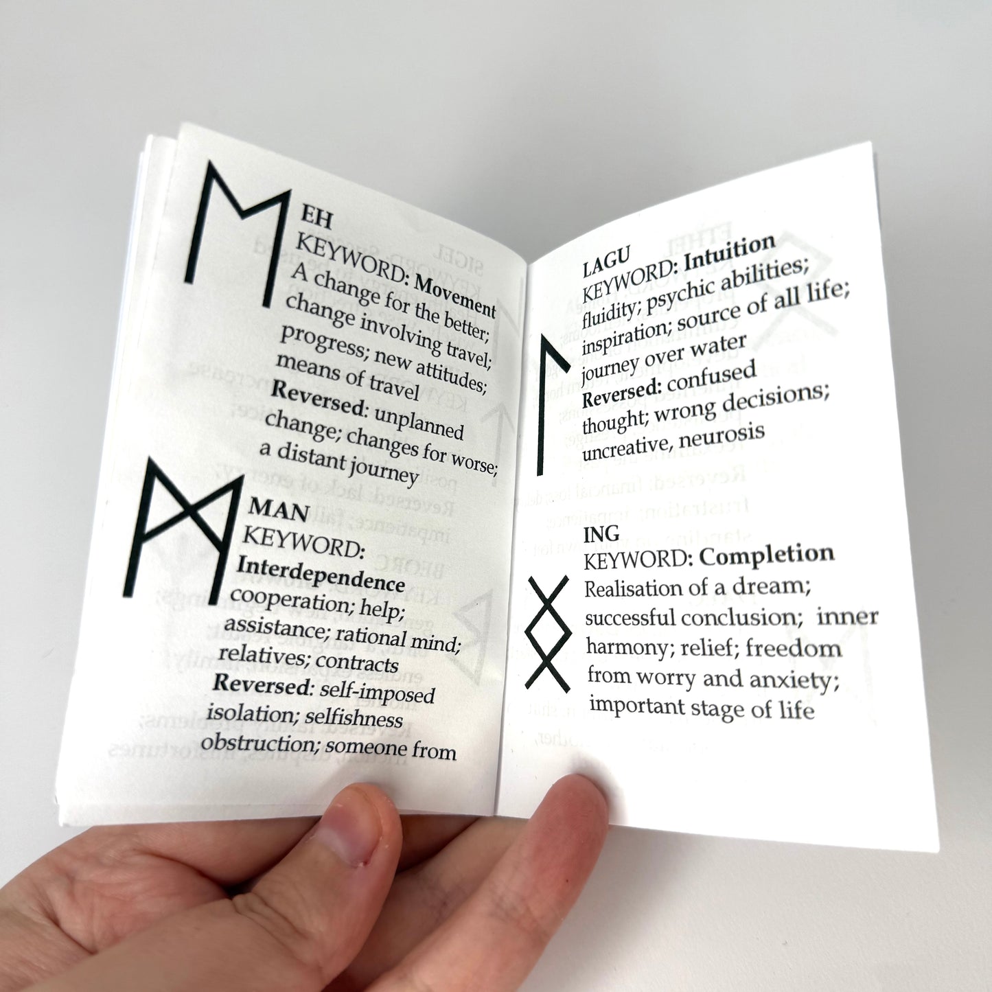 The English Runes Card Deck